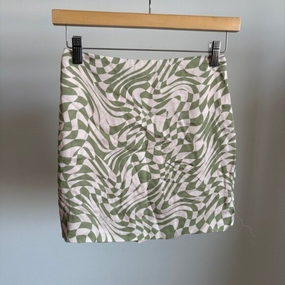 NWT Green and Pink For Love And Lemons “Aiko” Mini Skirt Sz Small - Picture 3 of 10